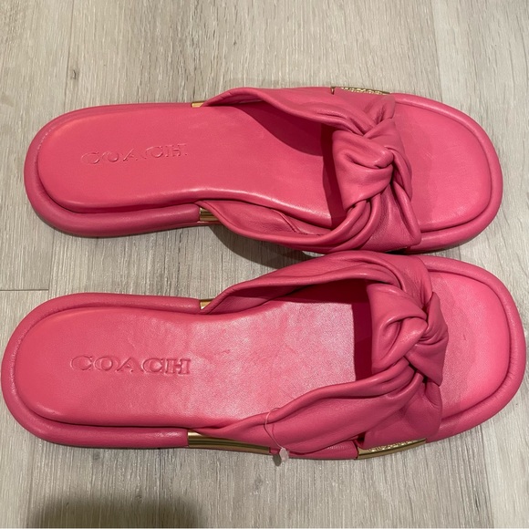 COACH Brooklyn Bright Barbie Pink and Gold Leather Sandals Slides NEW - Picture 2 of 9